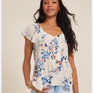NWT Maurices Floral Flutter sleeve short sleeve Blouse - Size Small